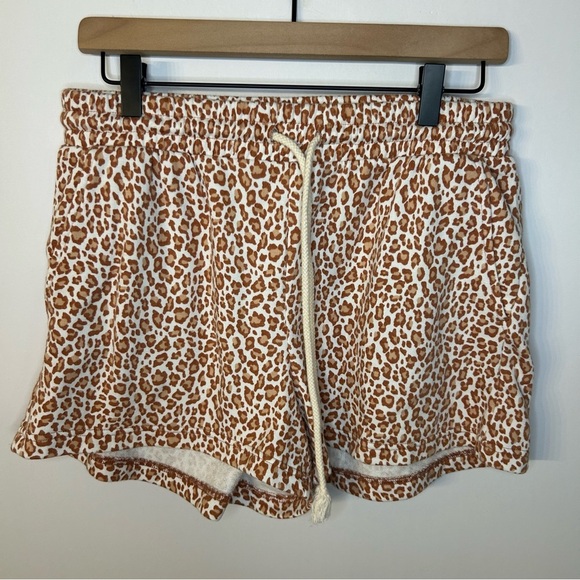 Lou & Grey from LOFT Leopard Print Shorts, Size Medium, White, Orange-Brown - Picture 2 of 5